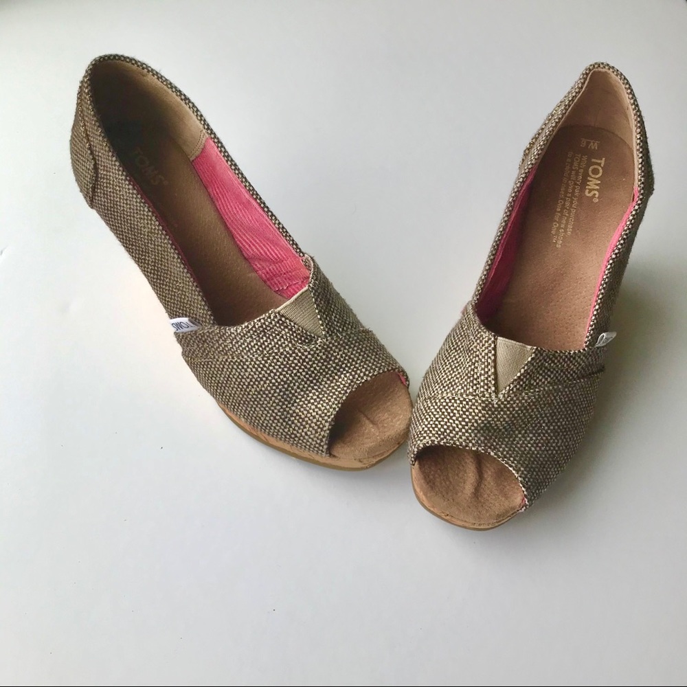 Toms brown sparkle tweed peep toe wedges size 6